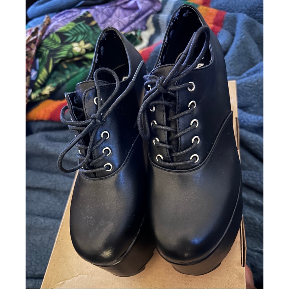 LAMODA PLATFORM OXFORDS - SZ 7 (WOMEN) - BNWOT